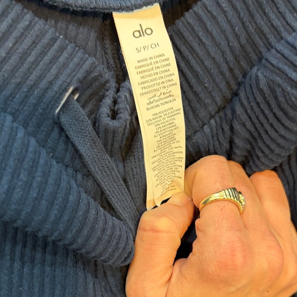 ALO Yoga Charcoal Ribbed Lounge Set - Picture 5 of 5